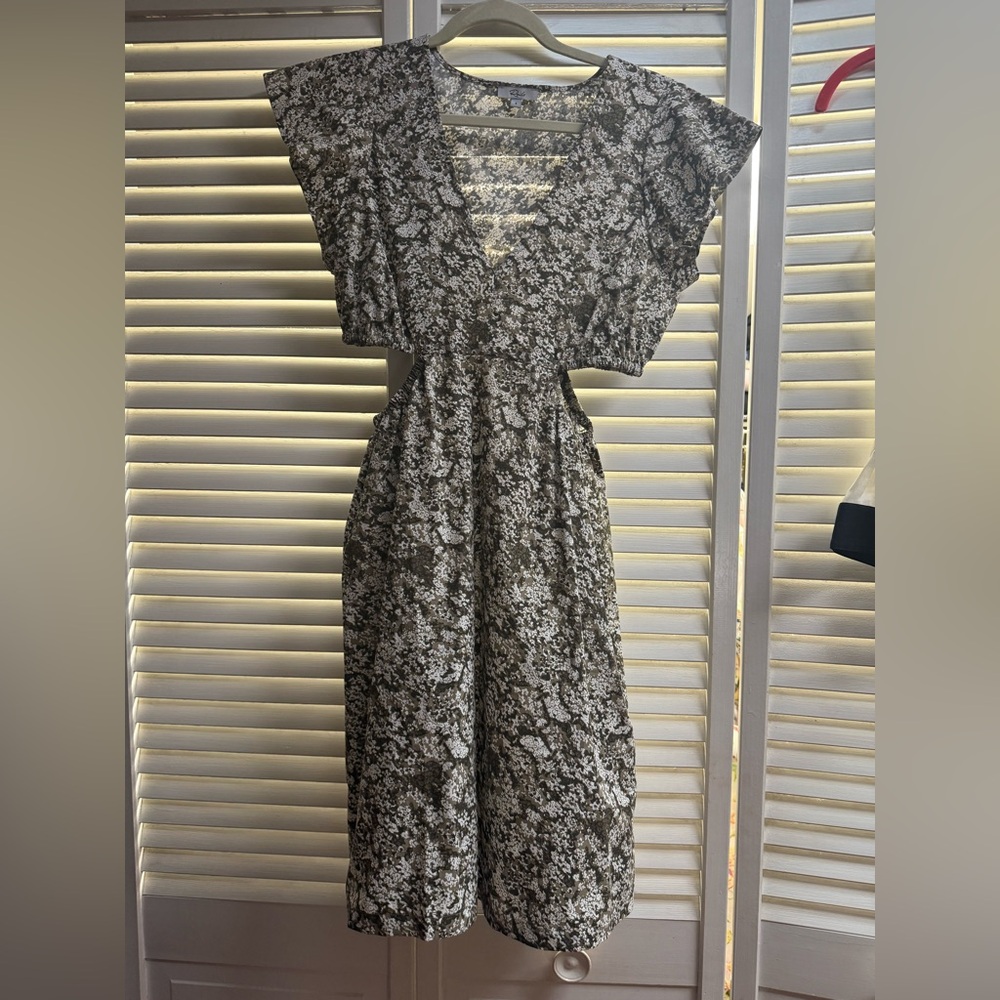 Rails Monochrome Patterned Dress with cut outs at the waist. Never been worn.